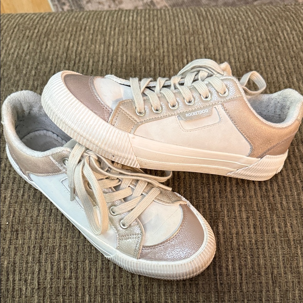 Rocket Dog Women's Beige and White Sneakers